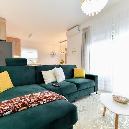 Family Apartment Amare زادار المظهر الخارجي الصورة