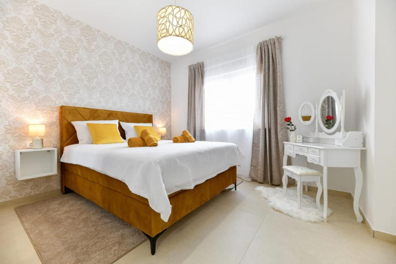 Family Apartment Amare زادار المظهر الخارجي الصورة