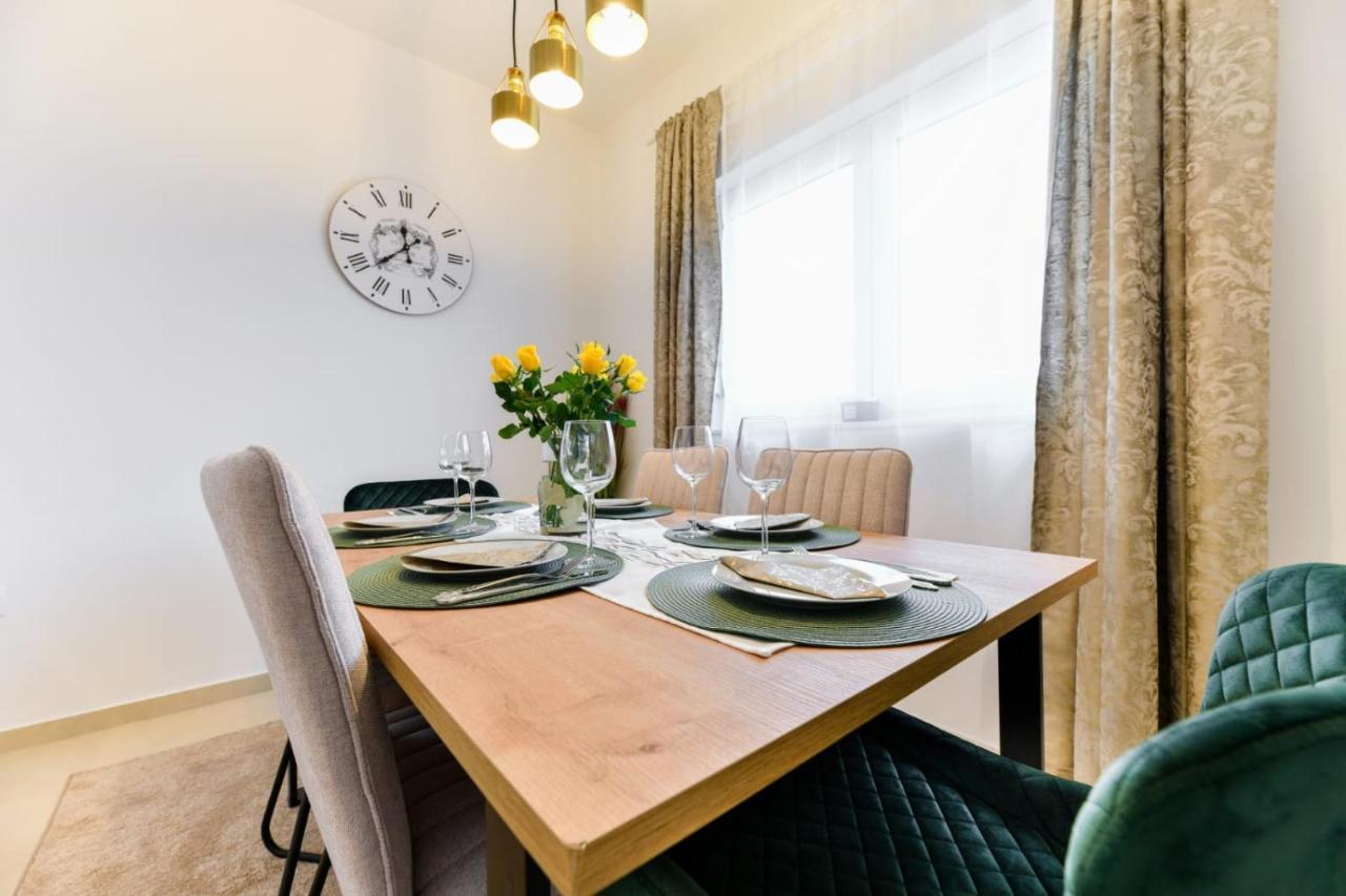 Family Apartment Amare زادار المظهر الخارجي الصورة