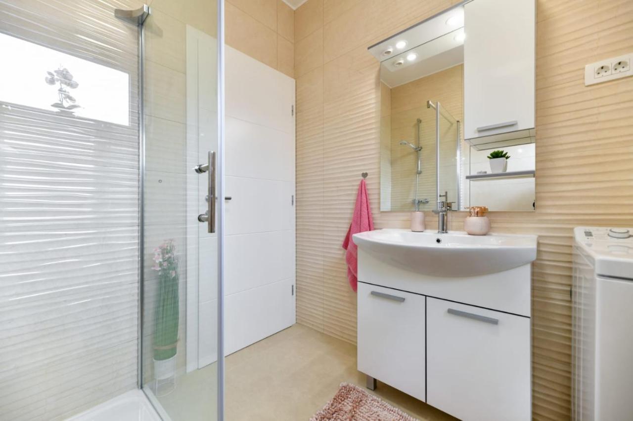 Family Apartment Amare زادار المظهر الخارجي الصورة