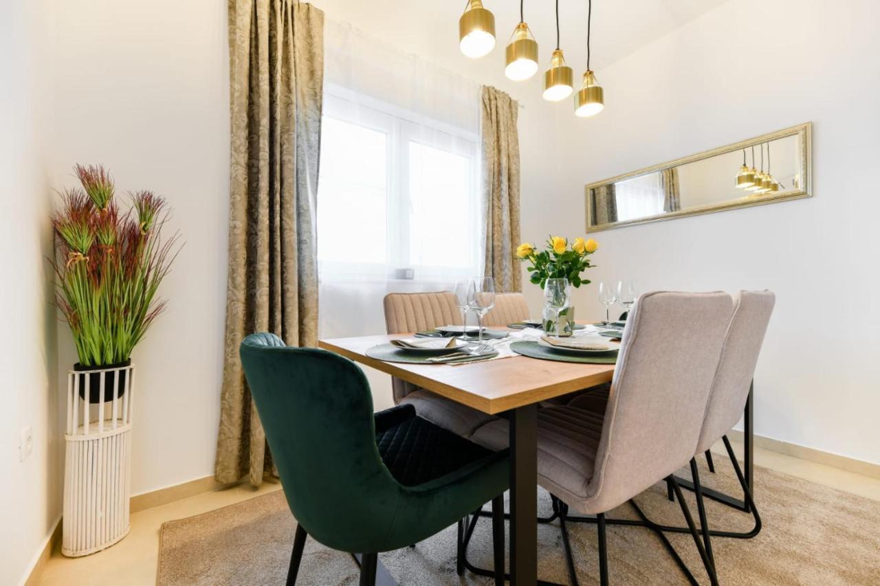Family Apartment Amare زادار المظهر الخارجي الصورة