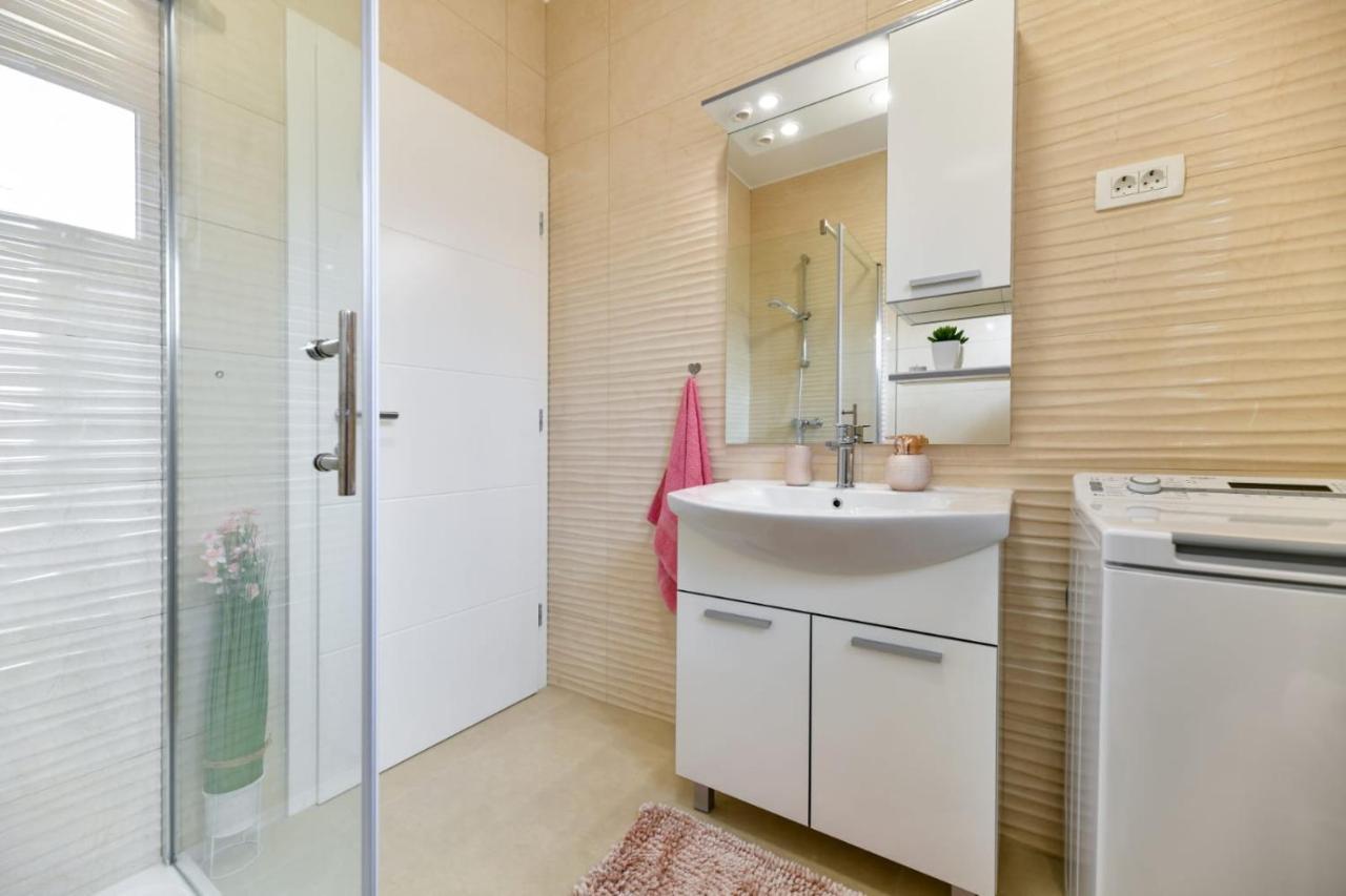Family Apartment Amare زادار المظهر الخارجي الصورة