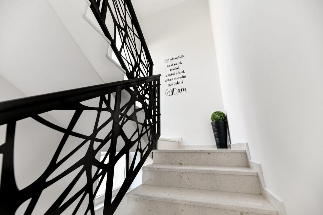 Family Apartment Amare زادار المظهر الخارجي الصورة