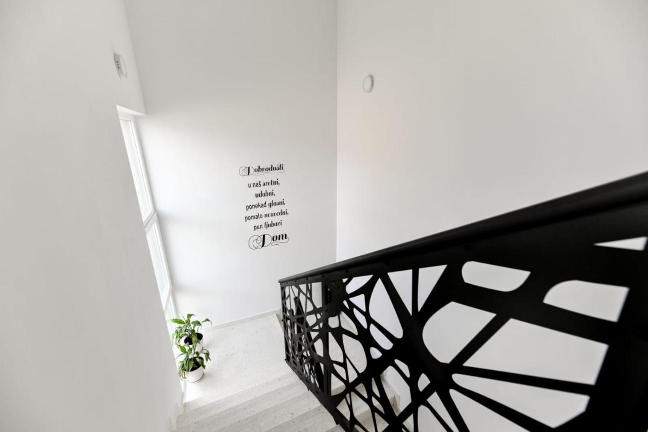 Family Apartment Amare زادار المظهر الخارجي الصورة