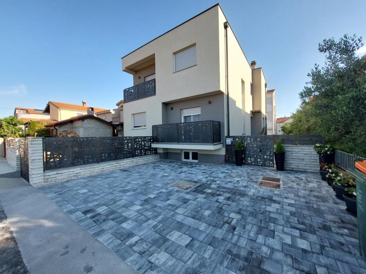 Family Apartment Amare زادار المظهر الخارجي الصورة